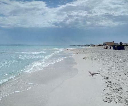 Mnakaa Beach Appartement Rdc Salakta 外观 照片