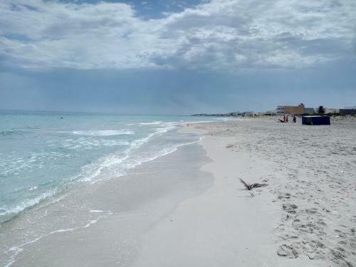 Mnakaa Beach Appartement Rdc Salakta 外观 照片
